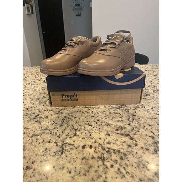 Propet Women's W3910 Vista Walker Comfort Shoe - Picture 1 of 5